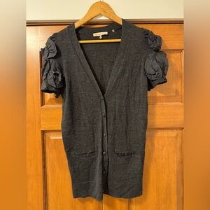 Rebecca Taylor Gray Top
Size Medium